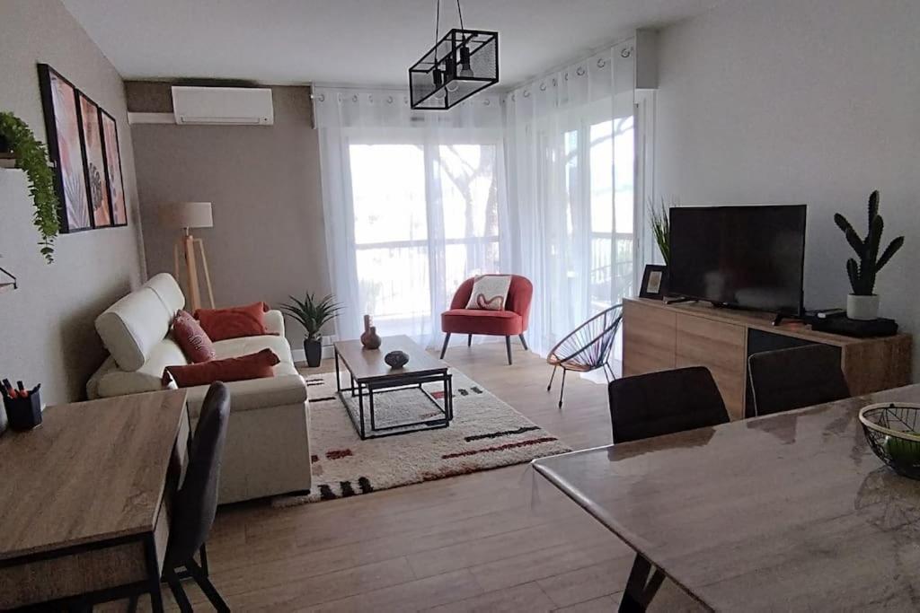 Les Geraniums, Bel Appartement Renove, Proche Plage Et Commerces ラ・セーヌ・シュル・メール エクステリア 写真