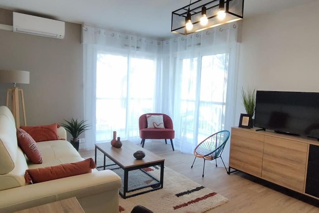 Les Geraniums, Bel Appartement Renove, Proche Plage Et Commerces ラ・セーヌ・シュル・メール エクステリア 写真